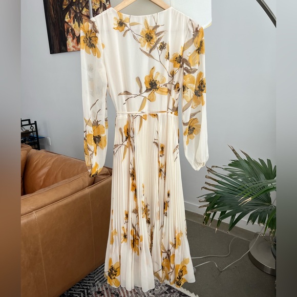 Aritzia Wilfred Beaune Long Sleeve Wrap Midi Dress - Picture 4 of 4